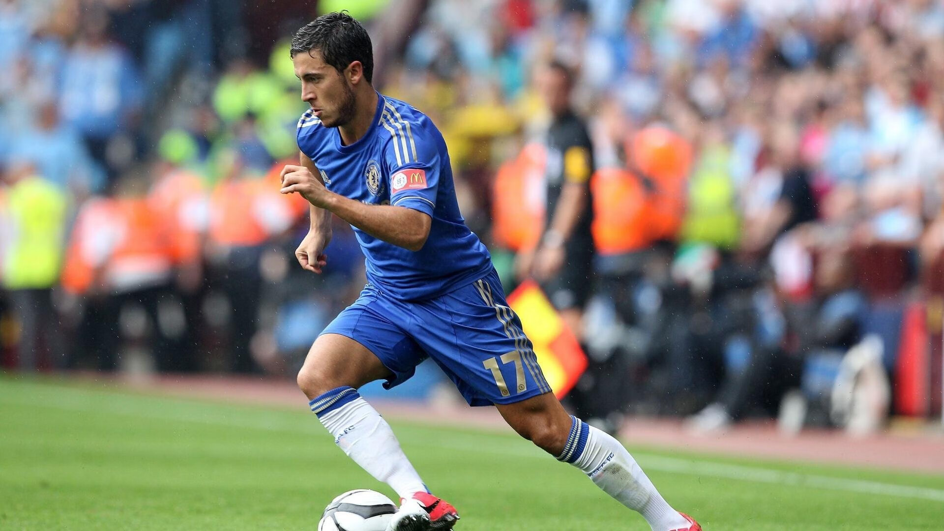 巴黎圣日耳曼决赛鏖战莱比锡，德布劳内砍下18记关键球，全场沸腾的简单介绍